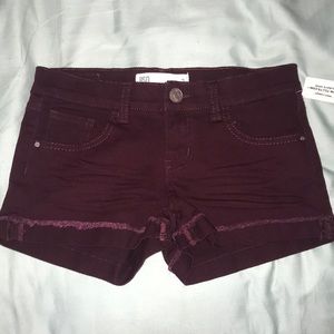 Maroon jean shorts!!